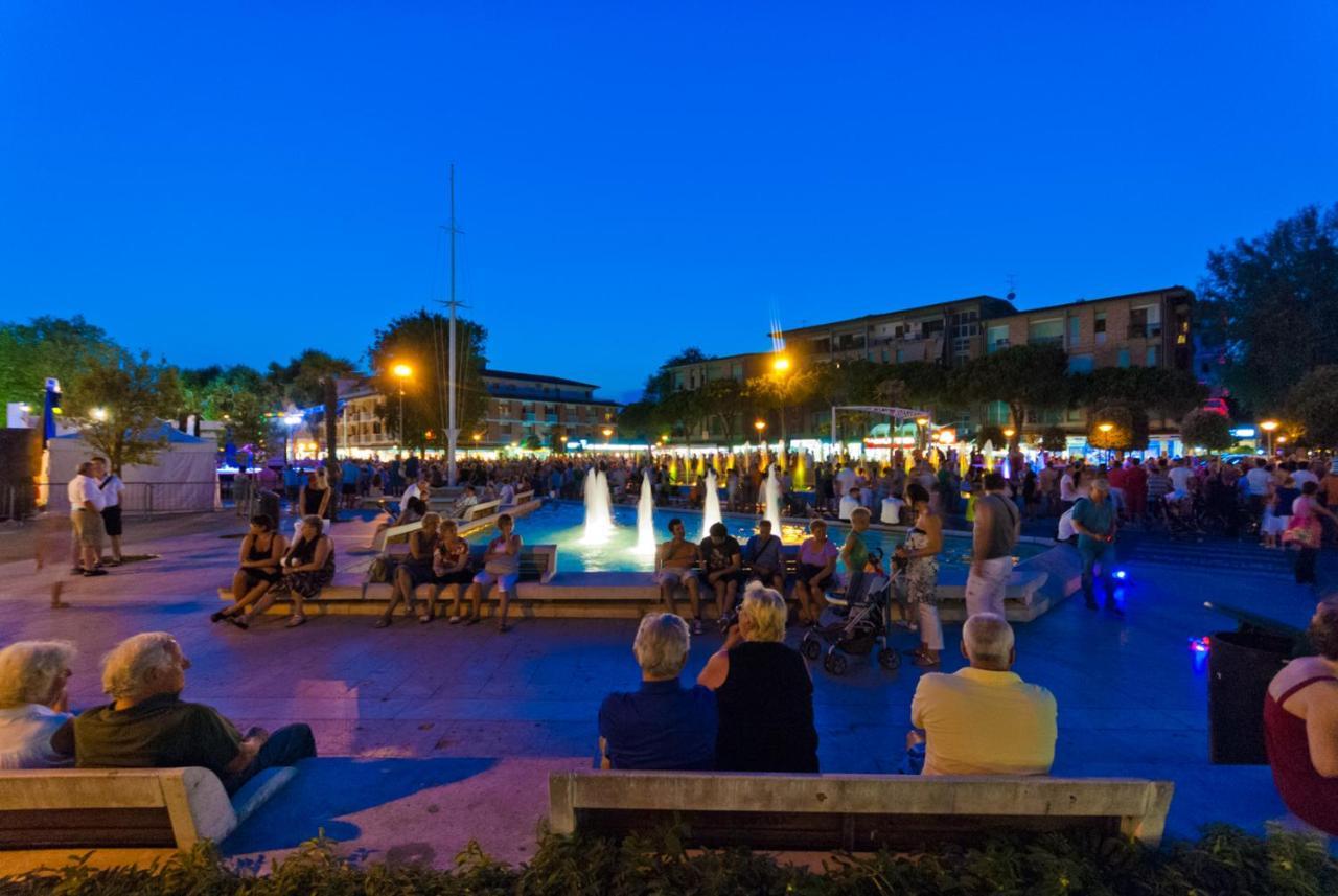 Appartamenti Tintoretto Bibione Exteriör bild